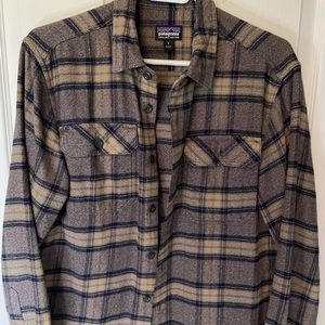 Patagonia men’s flannel